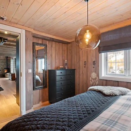 Skarhaugvegen 4 *